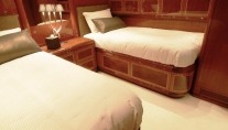 LES -  Twin cabin